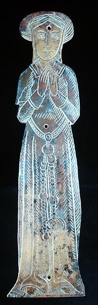 Mosiężny pomnik w kształcie damy mieszczańskiej, ok. 1520 r. (mosiądz) autorstwa English School