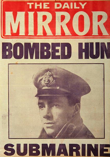 Arkusz standu Newsvendor dla "The Daily Mirror" (druk) autorstwa English School