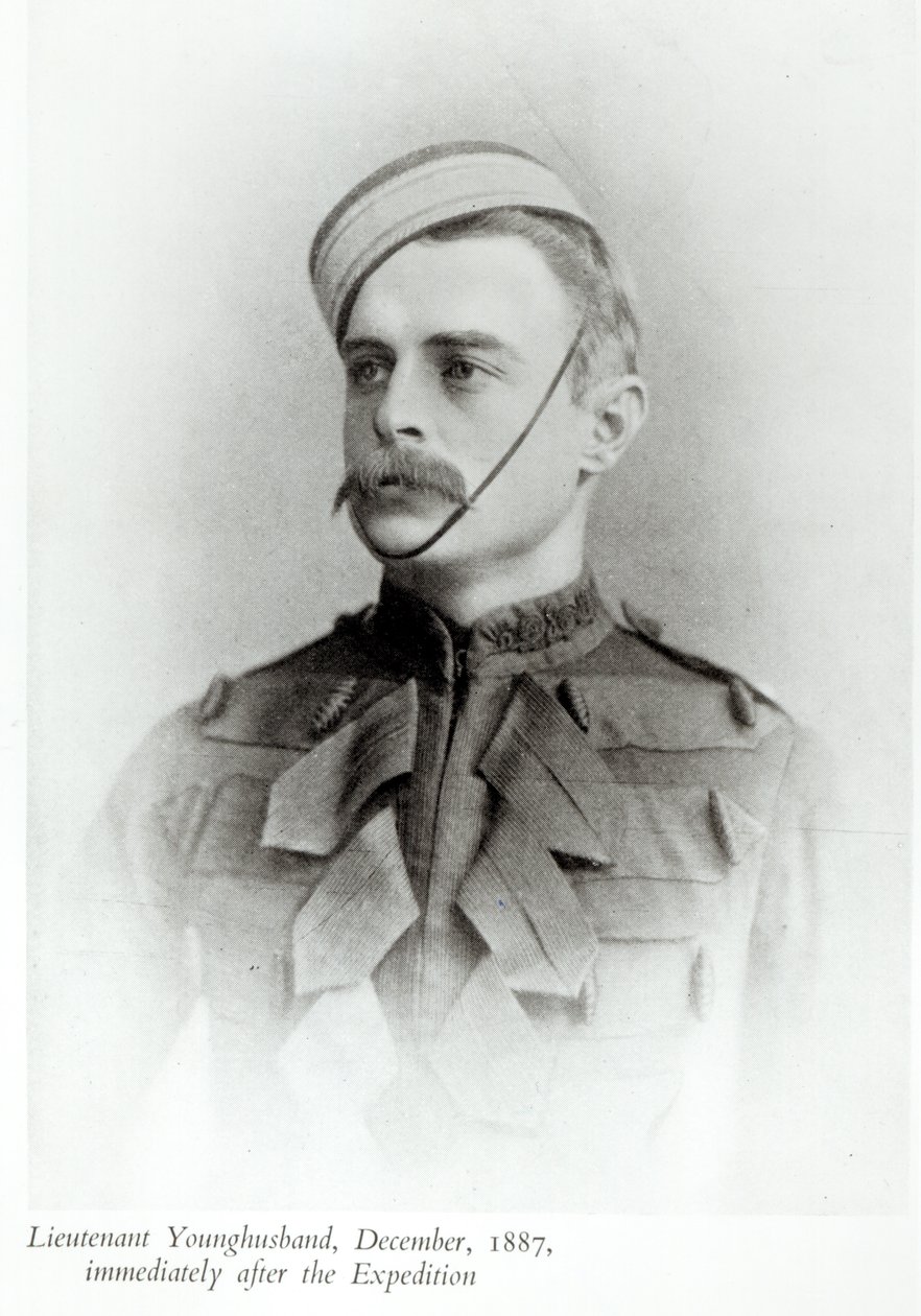 Zdjęcie Sir Francisa Younghusbanda (1863-1942) z 1887 r. z „Serca kontynentu”, opublikowanego w 1937 r. autorstwa English School