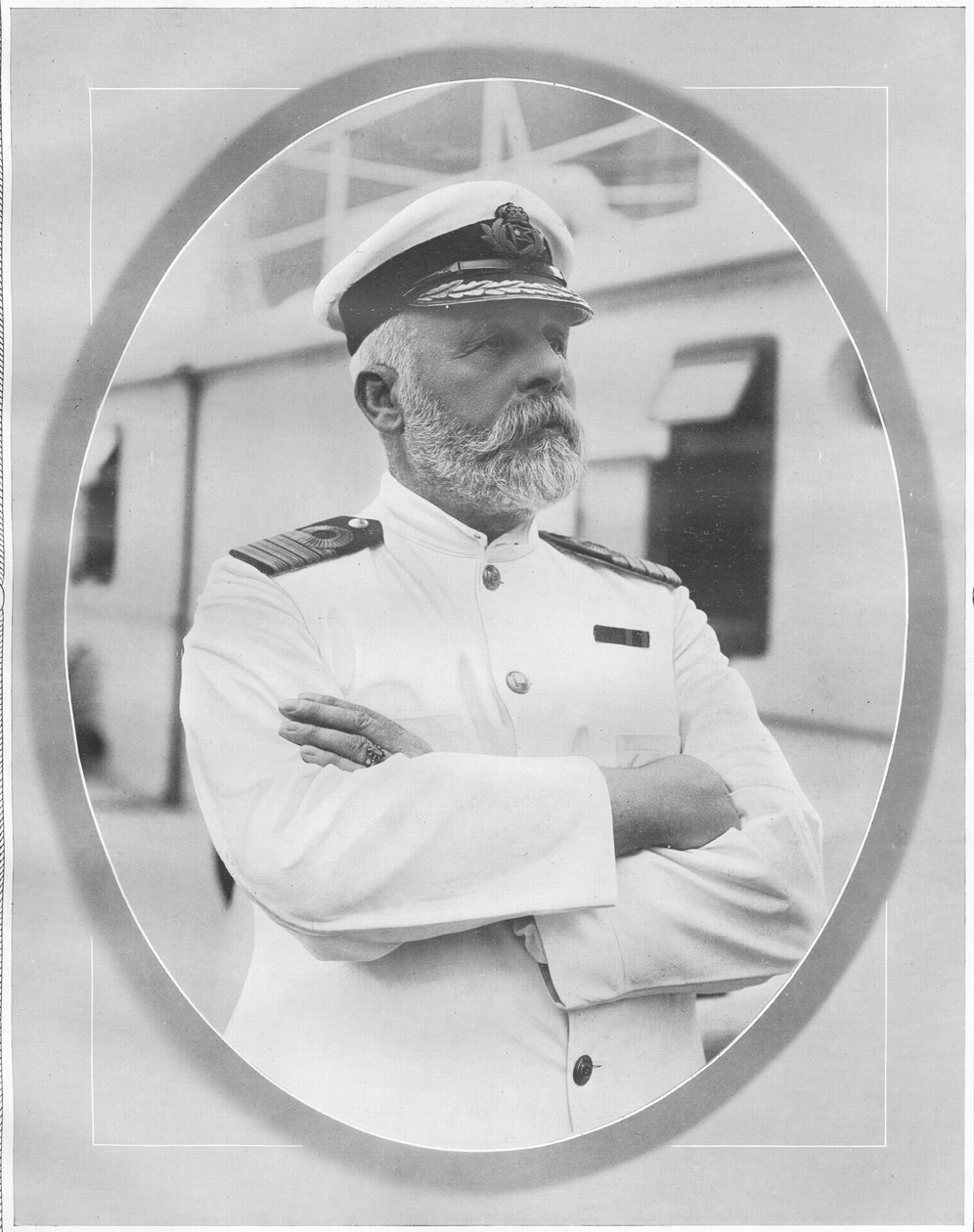 Portret i hołd złożony komandorowi Edwardowi J. Smithowi, kapitanowi White Star Liner RMS Titanic, z filmu „Sfera”, 27 kwietnia 1912 (lit.) (detal 450794) autorstwa English School
