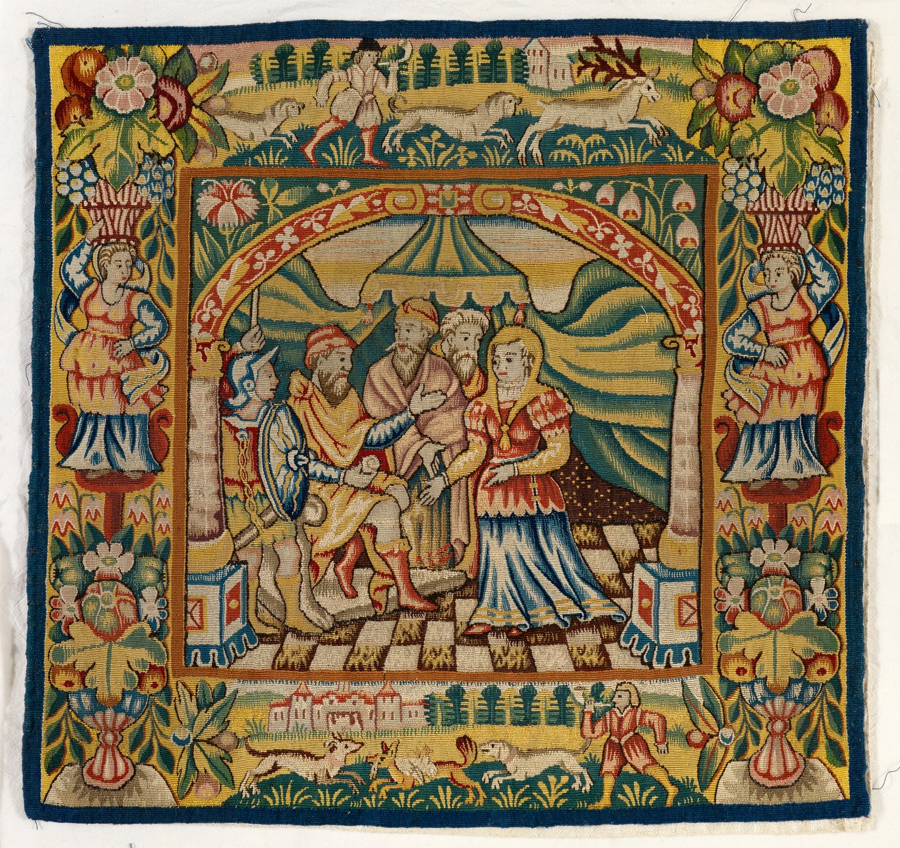 Gobelinowa poszewka na poduszkę przedstawiająca Susannah before Judge (jeden z zestawu sześciu Sheldon Tapestries, obejmujący od 47,9 do 47,14), wykonana w Sheldon w Anglii, jeśli jest autentyczna autorstwa English School