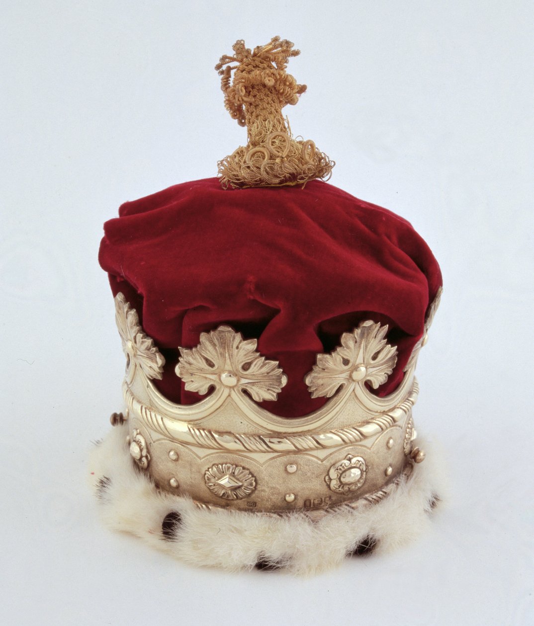 Księżna Norfolks Coronet (srebro pozłacane, aksamitne i gronostajowe) autorstwa English School