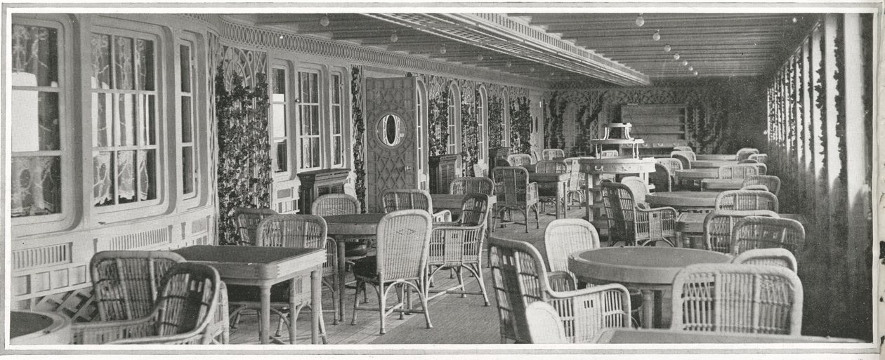 Wspaniała paryska kawiarnia na Titanicu, z treliażami i roślinami pnącymi, z „Sfery”, 20 kwietnia 1912 (lito) (detal 450874) autorstwa English School