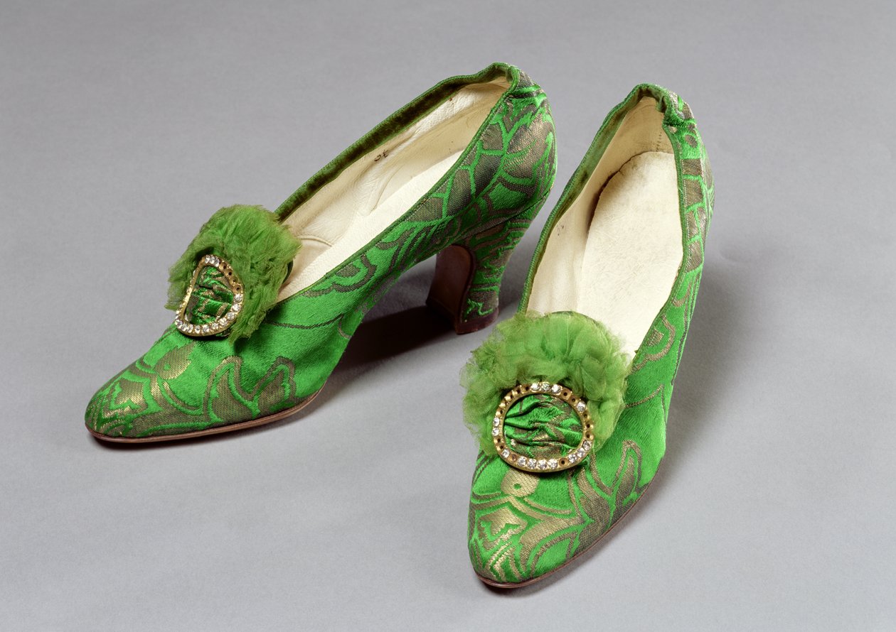 Buty damskie, lata 20. (jedwab i diamante) autorstwa English School