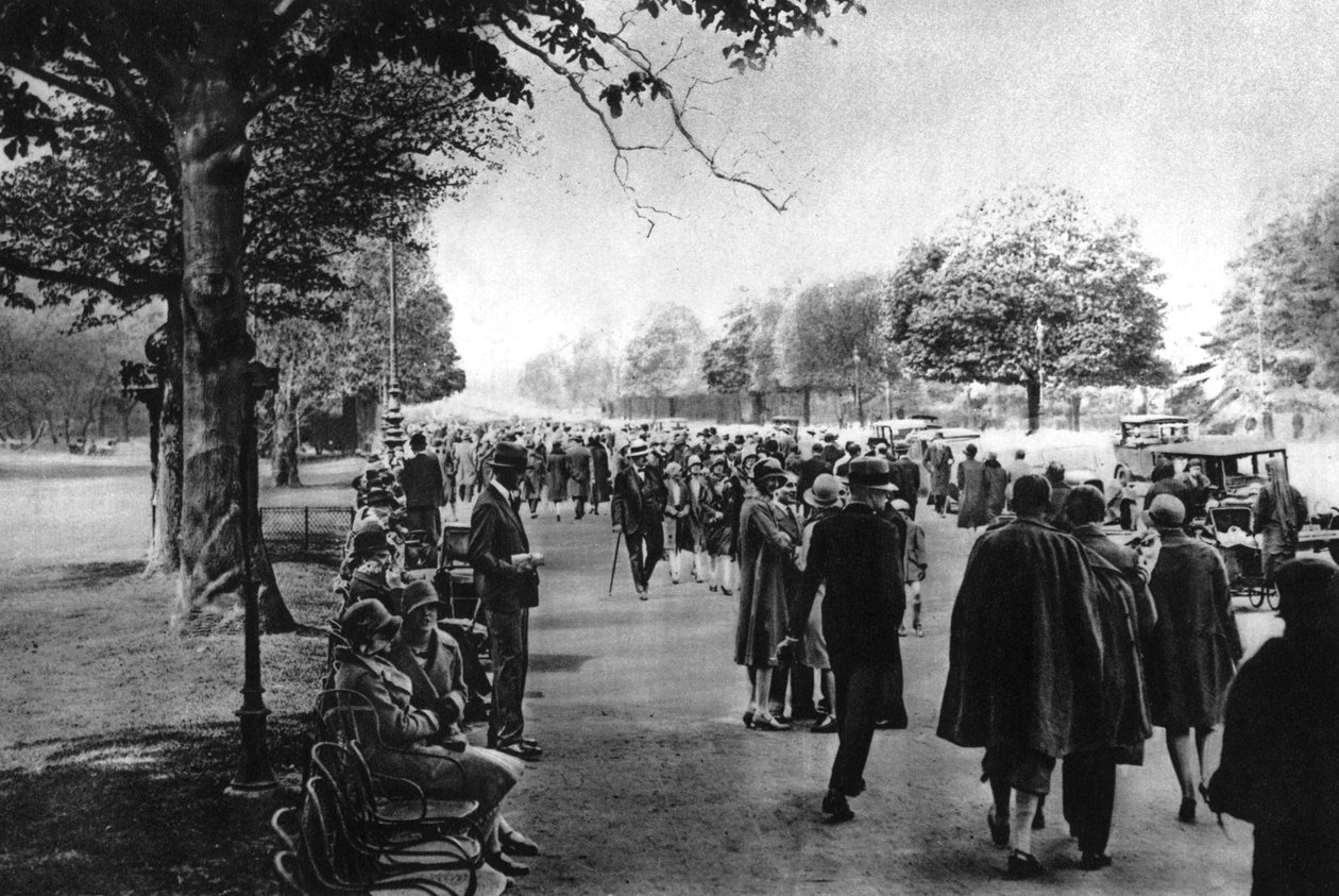 Avenue Foch prowadząca z Etoile do Lasku Bulońskiego, Paryż, 1931 autorstwa Ernest Flammarion