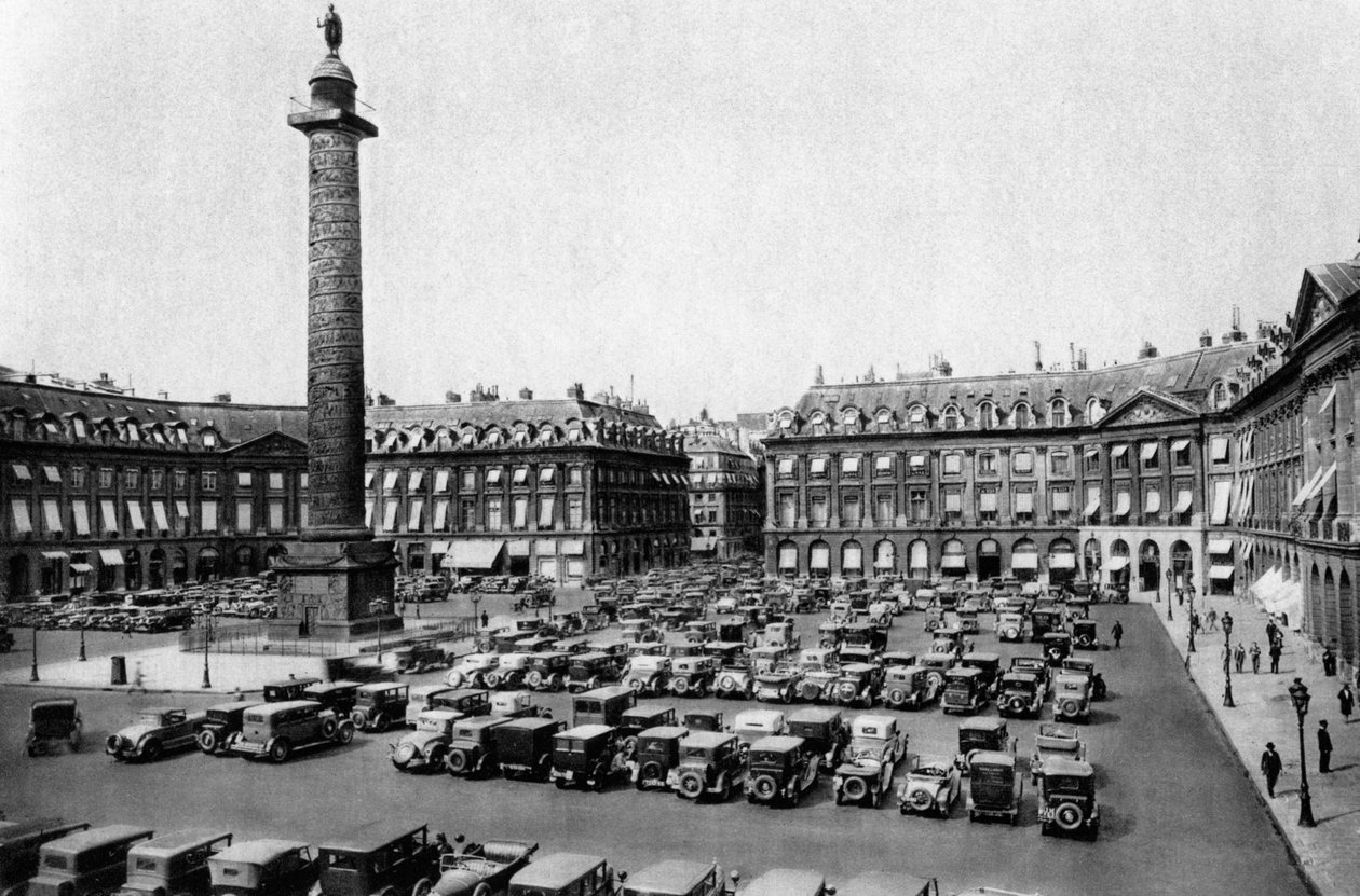 Plac Vendome i kolumna wzniesiona ku zwycięstwom Napoleona, Paryż, 1931 autorstwa Ernest Flammarion