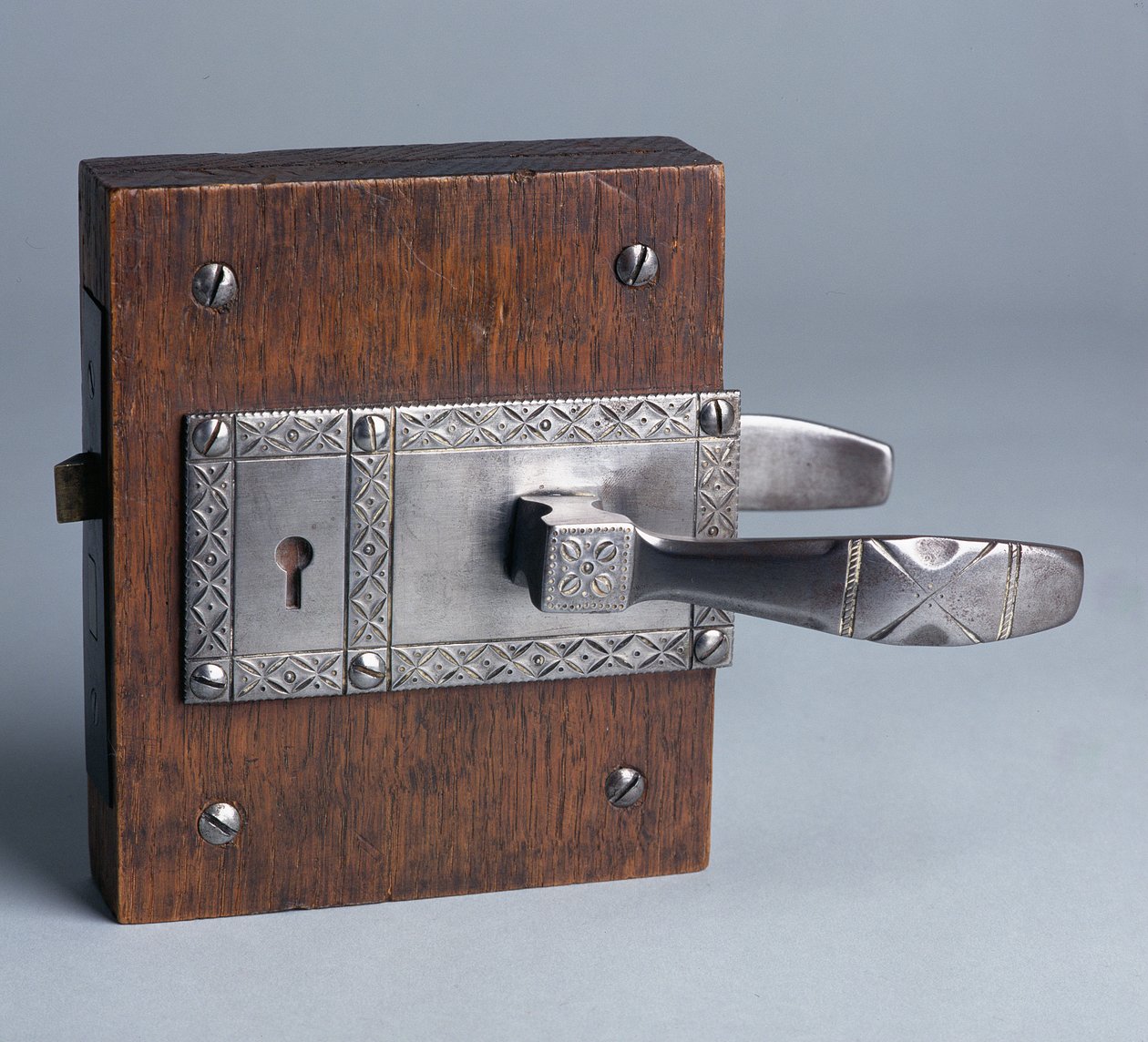 Klamka, ok.1905-15 autorstwa Ernest William Gimson