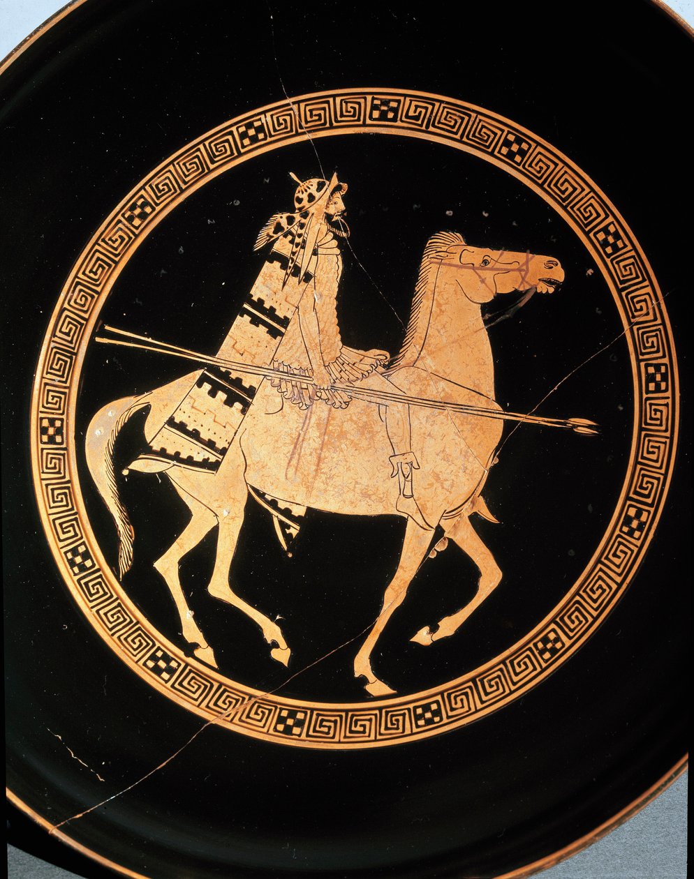 Starożytność etruska: detal przedstawiający kilix przedstawiający jeźdźca. Od Falerii Veteres (Civita Castellana) V wiek p.n.e. Rzym, Muzeum Narodowe Villa Giulia autorstwa Etruscan
