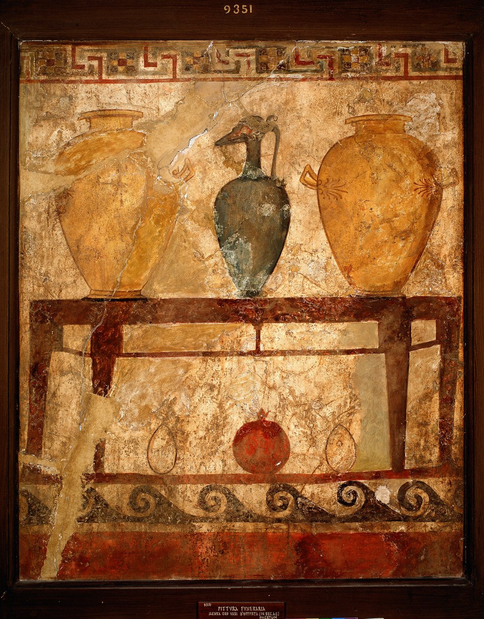 Sztuka etruska: stół z wazonami z darami. Fresk z cmentarza Paestum. IV wiek p.n.e. Museo Archeologico Nazionale, Neapol, Włochy autorstwa Etruscan