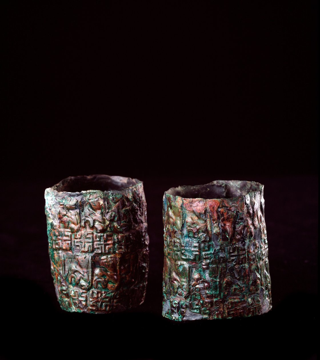 Cywilizacja etruska: ozdoby z brązu bransoletek z grobowca brązowego czołgu w Vulci, 680-670 p.n.e. autorstwa Etruscan
