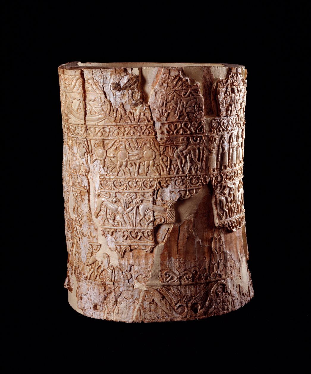 Cywilizacja etruska: cyborium z kości słoniowej z grobowca Pania a Chiusi, Włochy - VII wiek p.n.e. autorstwa Etruscan