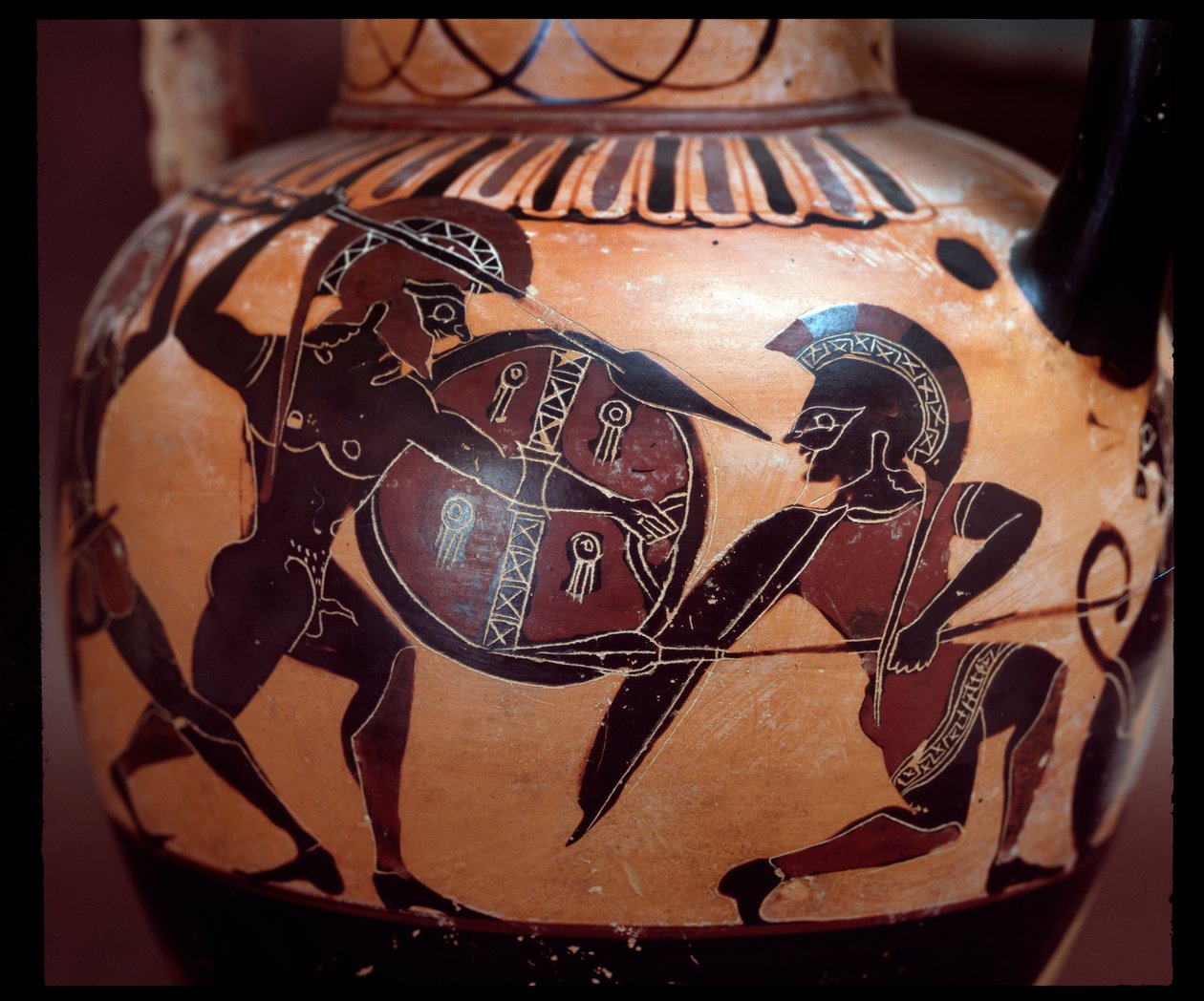 Amfora z terakoty z przedstawieniem pojedynku dwóch żołnierzy, 520-500 p.n.e. autorstwa Etruscan