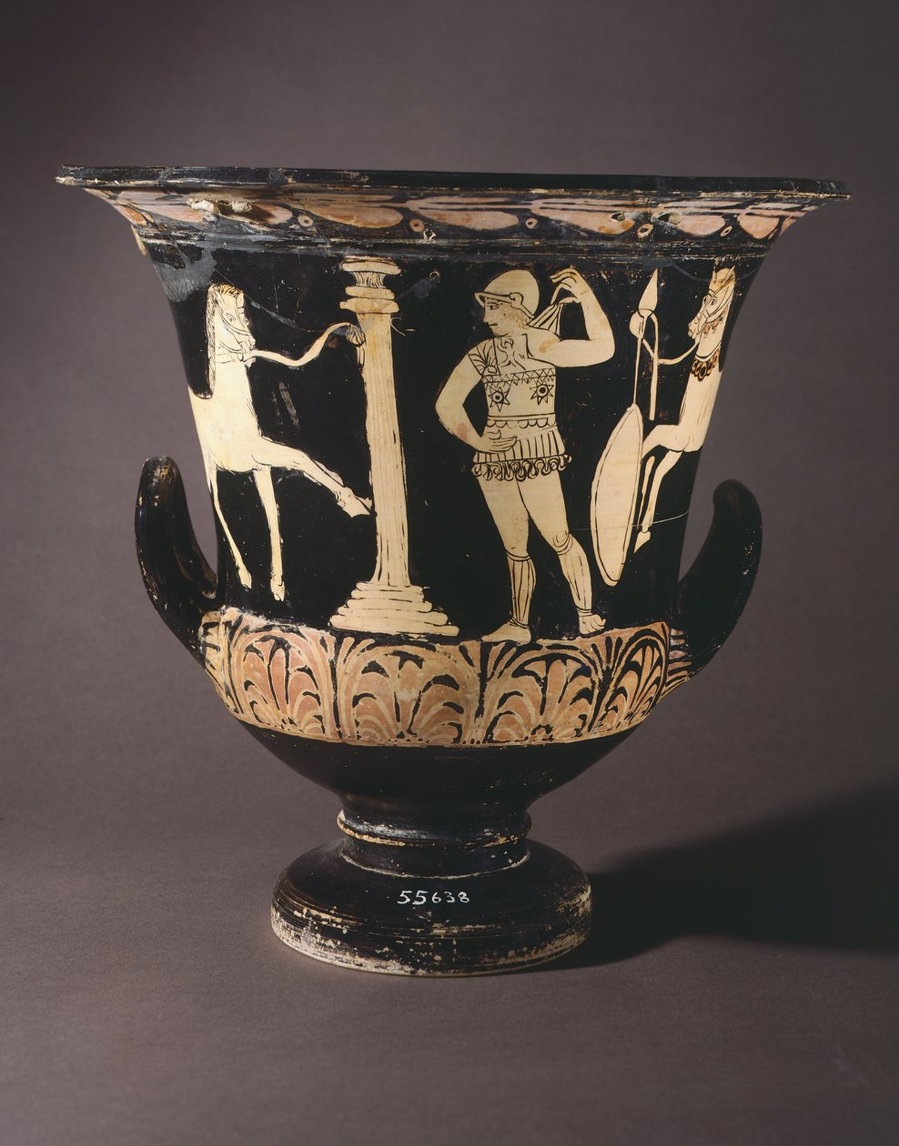 krater (duży wazon) autorstwa malarza londyńskiego. Ceramika czerwonofigurowa z Gualdo Tadino (Umbria). Cywilizacja etruska, IV wiek p.n.e. autorstwa Etruscan