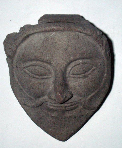 Maska (kamień) autorstwa Etruscan Etruscan