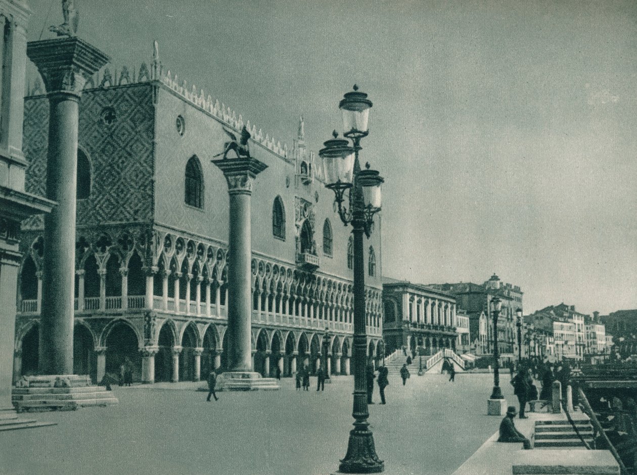 Front główny Pałacu Dożów z Riva degli Schiavoni, Wenecja, Włochy, 1927 autorstwa Eugen Poppel