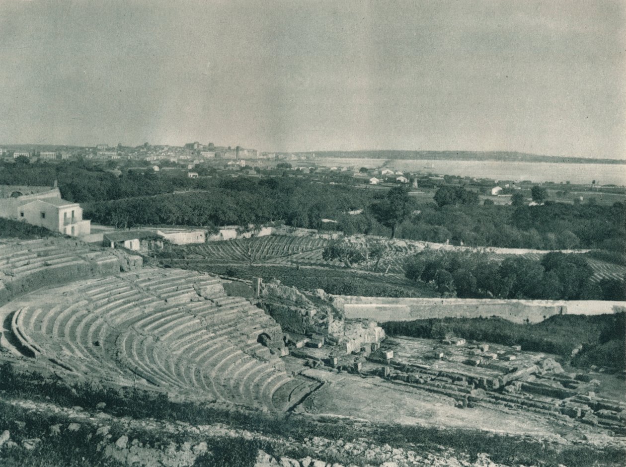 Widok miasta z Teatru Greckiego, Syrakuzy, Sycylia, Włochy, 1927 autorstwa Eugen Poppel