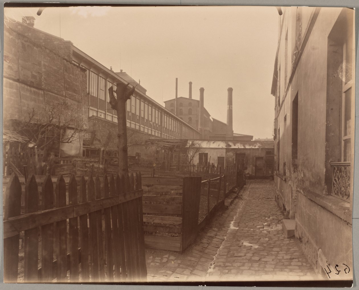 Ruelle des Reculettes 3 autorstwa Eugène Atget