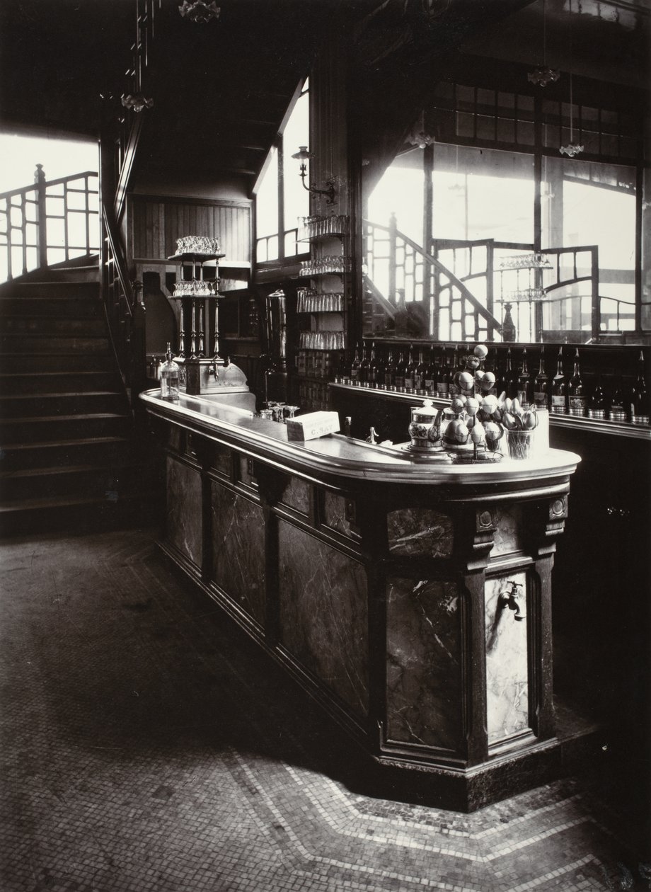 Bar kabaretowy autorstwa Eugène Atget