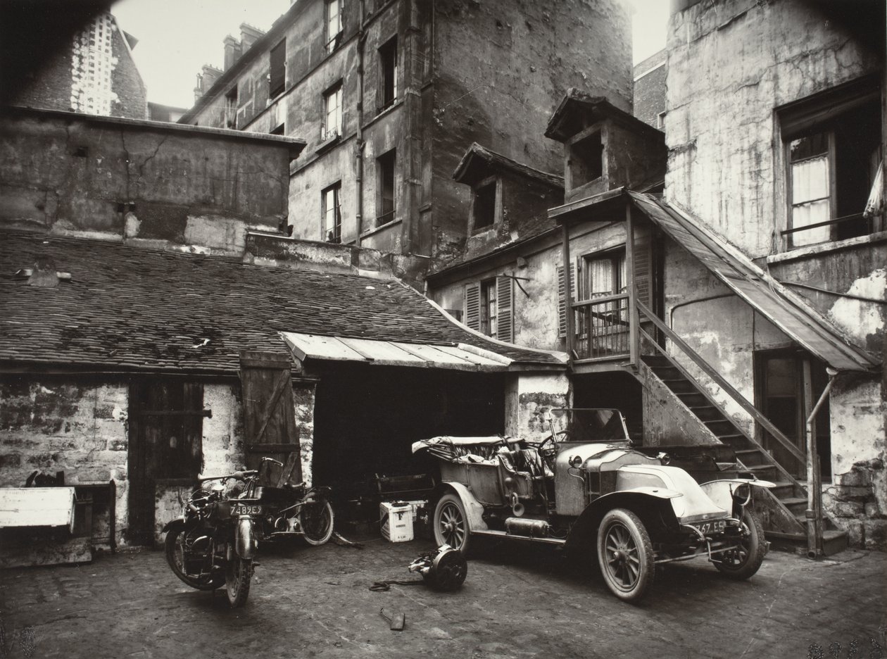 Dziedziniec, Rue de Valence autorstwa Eugène Atget