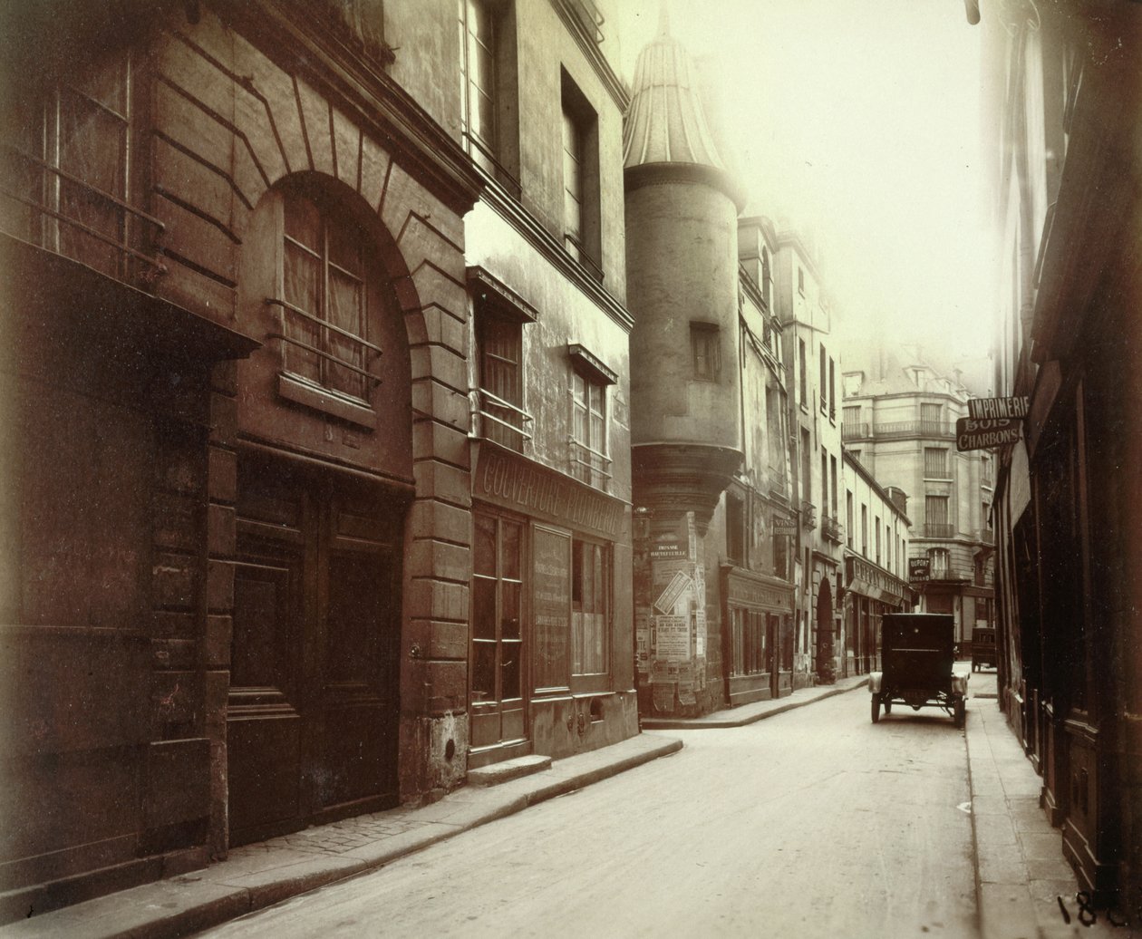 Hôtel des Abbés de Fecamp, 3 rue Hautefeuille, 6. dzielnica, Paryż (zdjęcie czarno-białe) autorstwa Eugène Atget