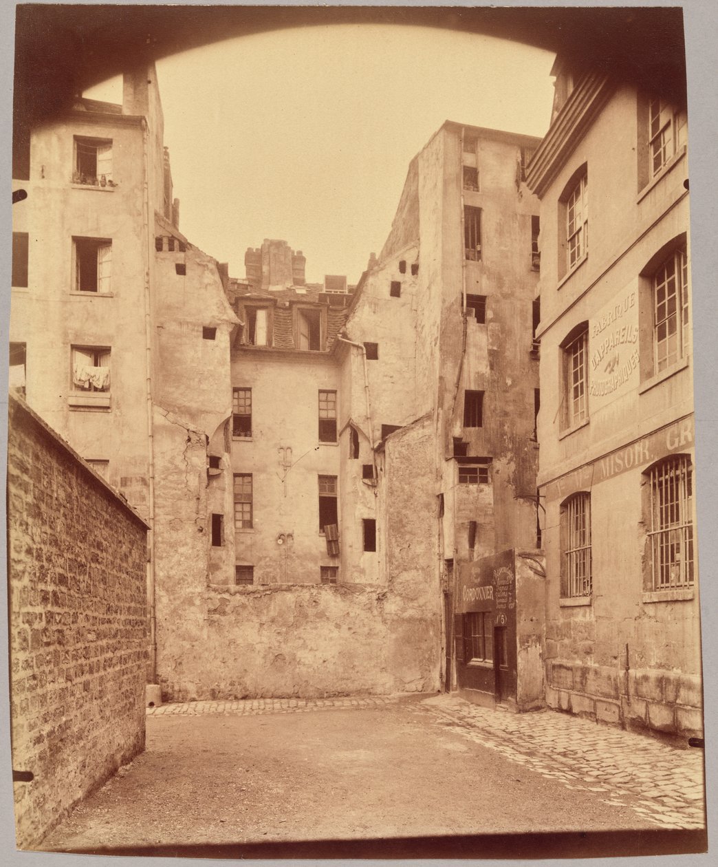 Zaułek du Bœuf, rue Valette autorstwa Eugène Atget