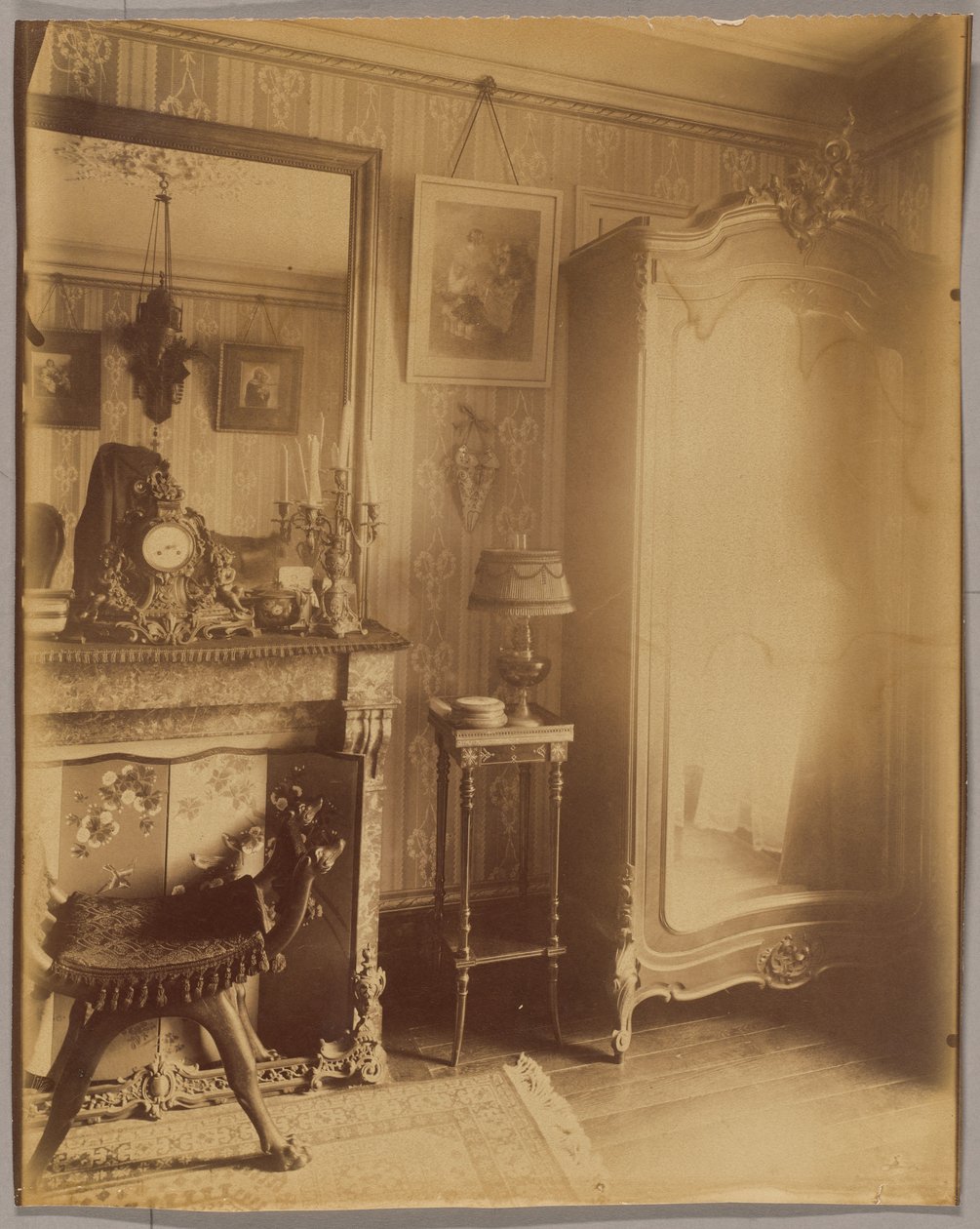 Innenraum von Frau D., kleine Rentnerin, Boulevard du Port-Royal autorstwa Eugène Atget