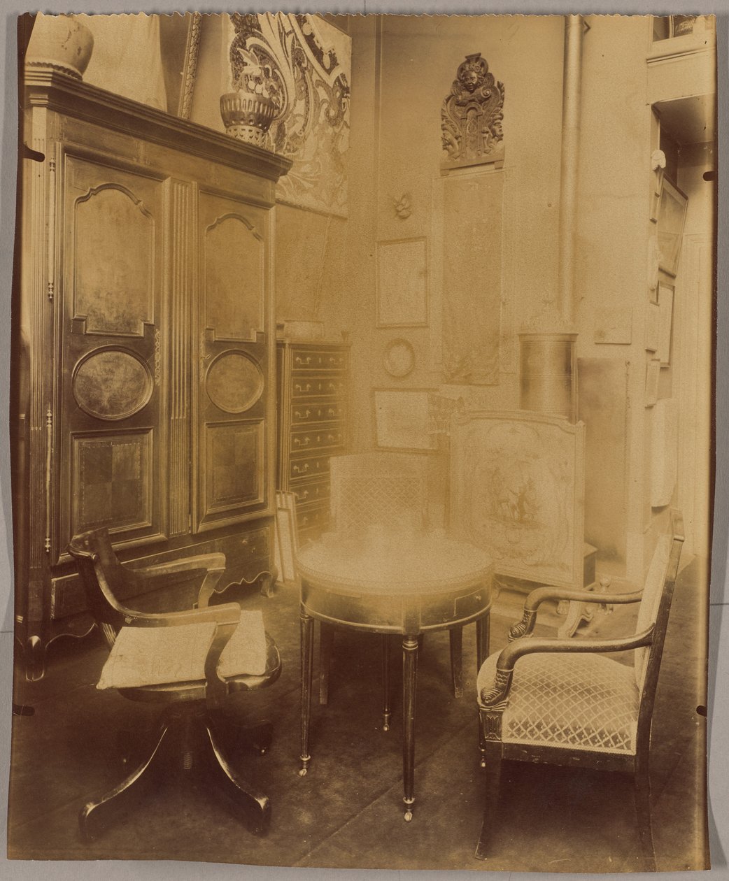Innenraum von Herrn C., Dekorateur Wohnungen, Rue du Montparnasse autorstwa Eugène Atget