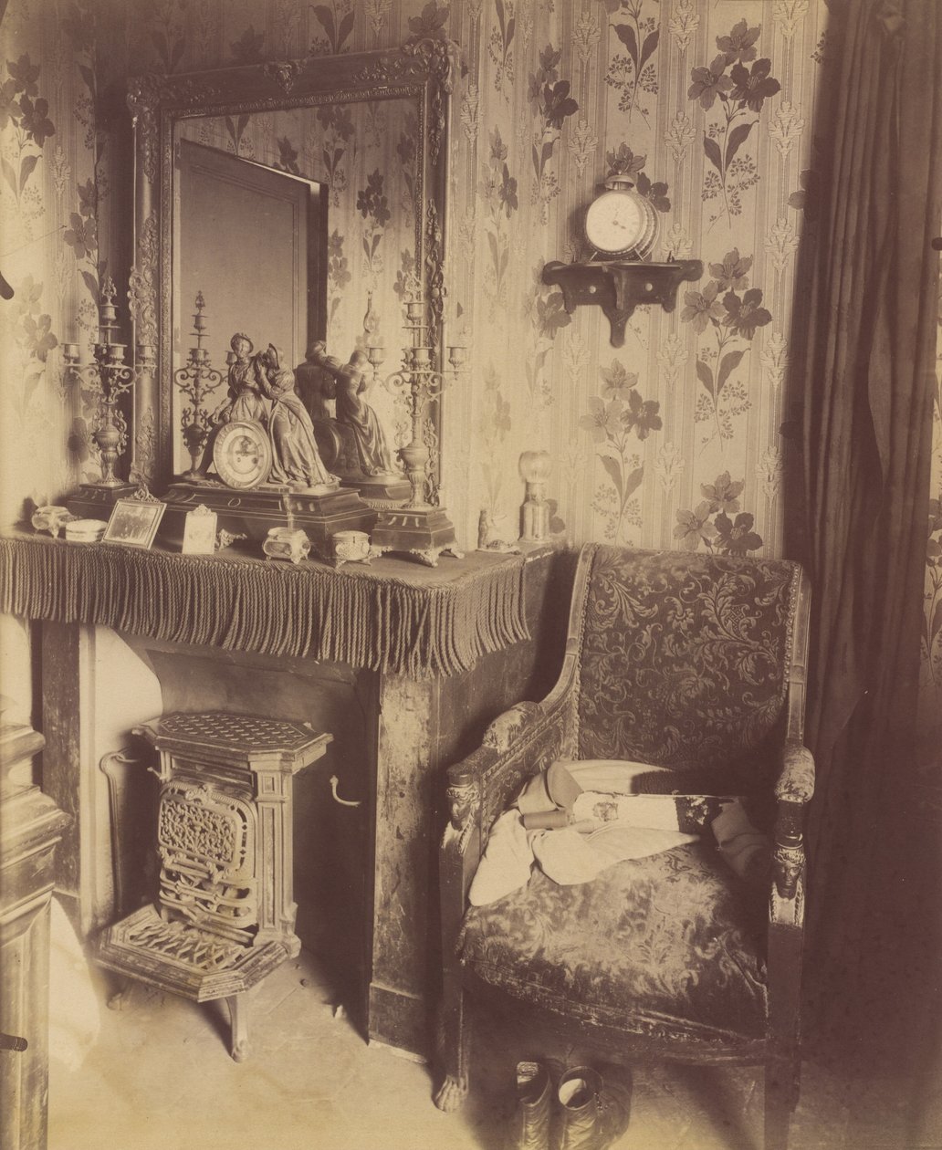 Wnętrze domu robotniczego, rue de Romainville, 1909-10 (zdjęcie) autorstwa Eugène Atget