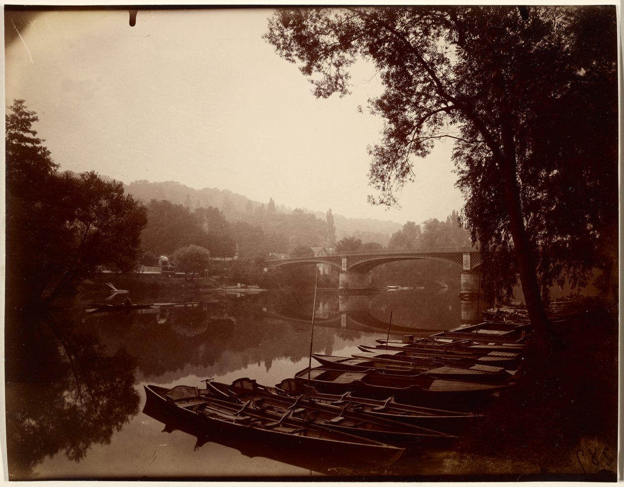 Marna w La Varenne autorstwa Eugène Atget