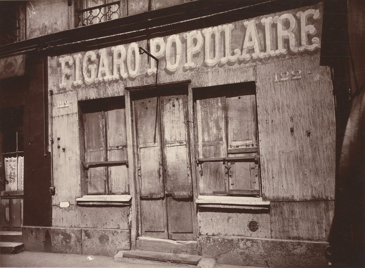 Le Figaro populaire, 122 Boulevard de la Villette (fasada zakładu fryzjerskiego, 122 Boulevard de la Villette) autorstwa Eugène Atget
