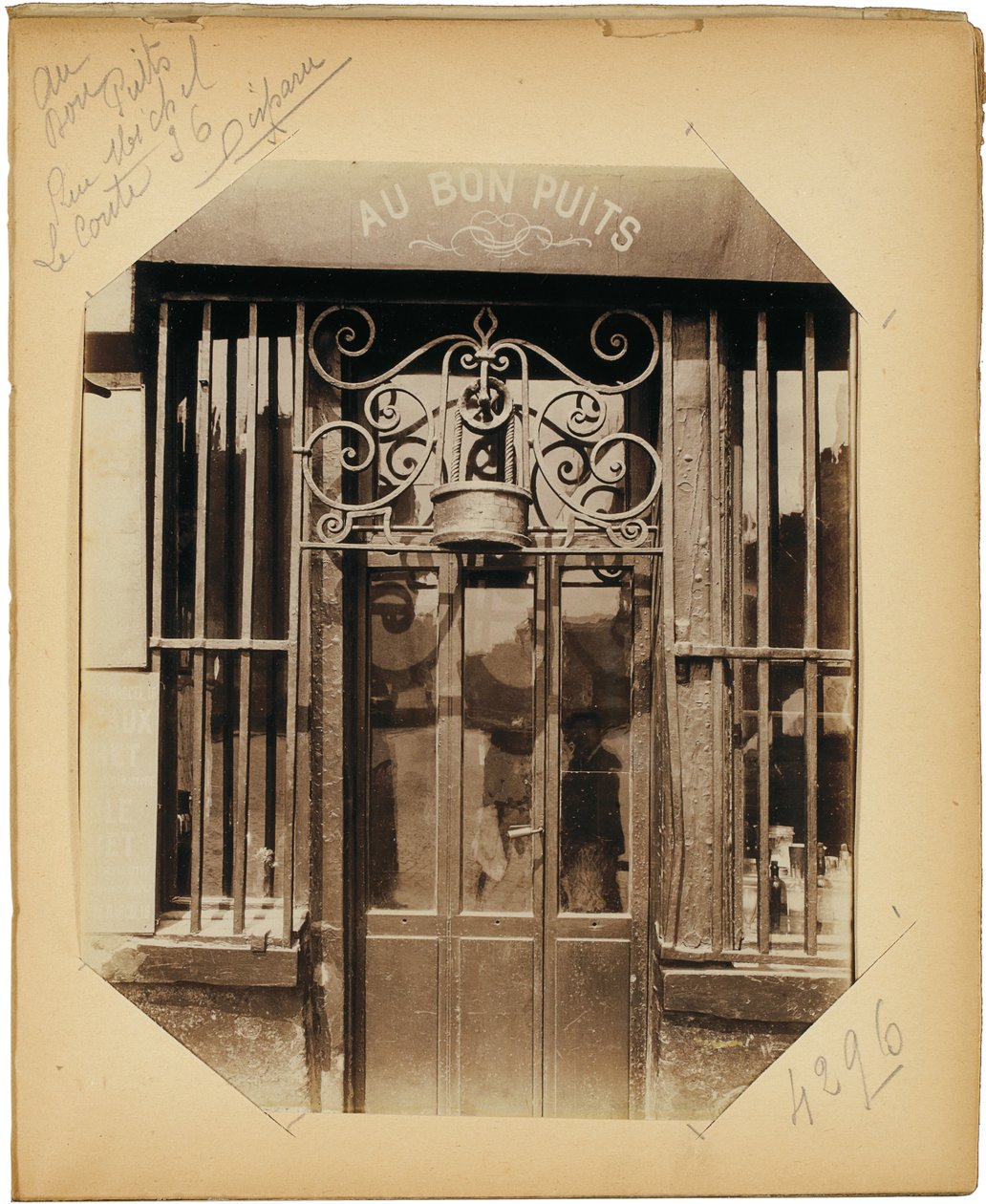 Strona z albumu "Dokumenty do historii starego Paryża", ok. 1910 autorstwa Eugène Atget