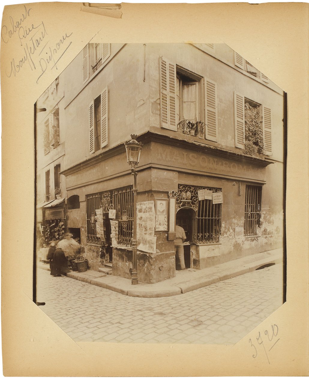 Strona z albumu "Dokumenty do historii starego Paryża", ok. 1910 autorstwa Eugène Atget