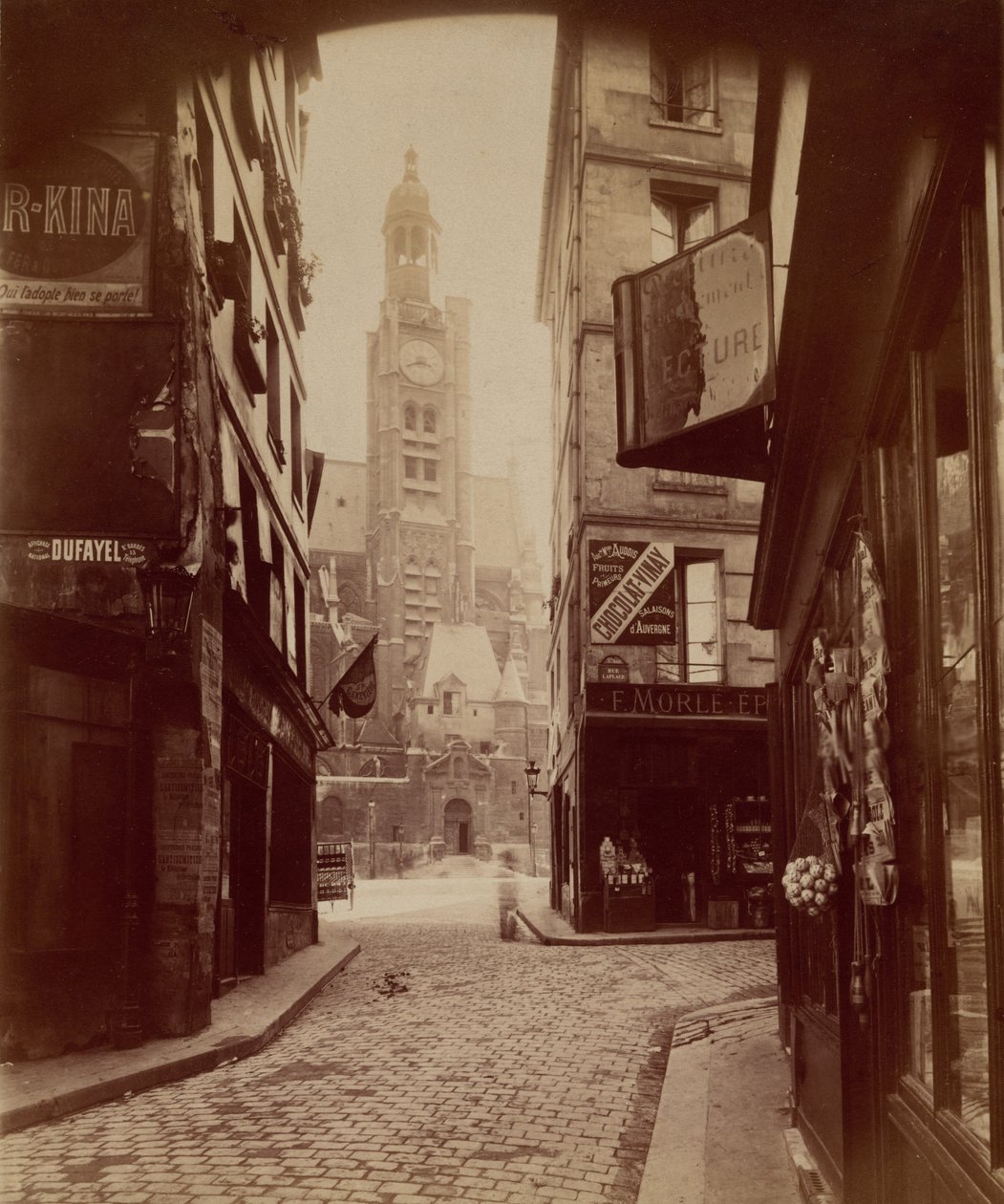 St. Etienne du Mont, rue de la Montagne Sainte Genevi√®ve (St. Etienne du Mont, ulica Montagne Sainte Genevi√®ve), 1898 (zdjęcie) autorstwa Eugène Atget