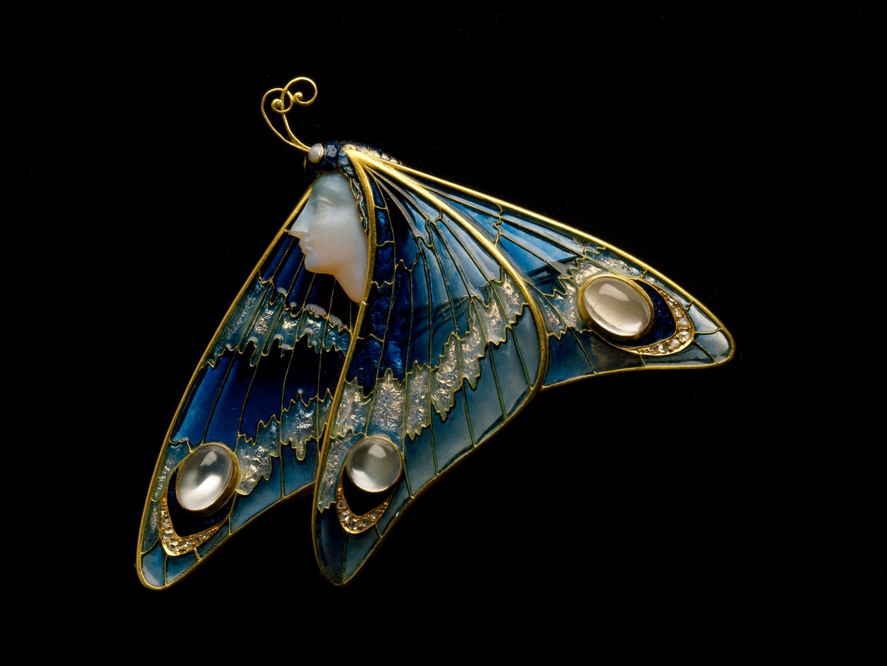 Art Nouveau: złota broszka, prześwitująca emalia, opal, kamień księżycowy i diament w kształcie kobiety-motyla. Atelier Eugene Feuillatre (1870-1916). 1900 Parma, kolekcja prywatna - Art Nouveau: złoto, prześwitująca emalia, opal, kamień księżycowy i diame autorstwa Eugene Feuillatre