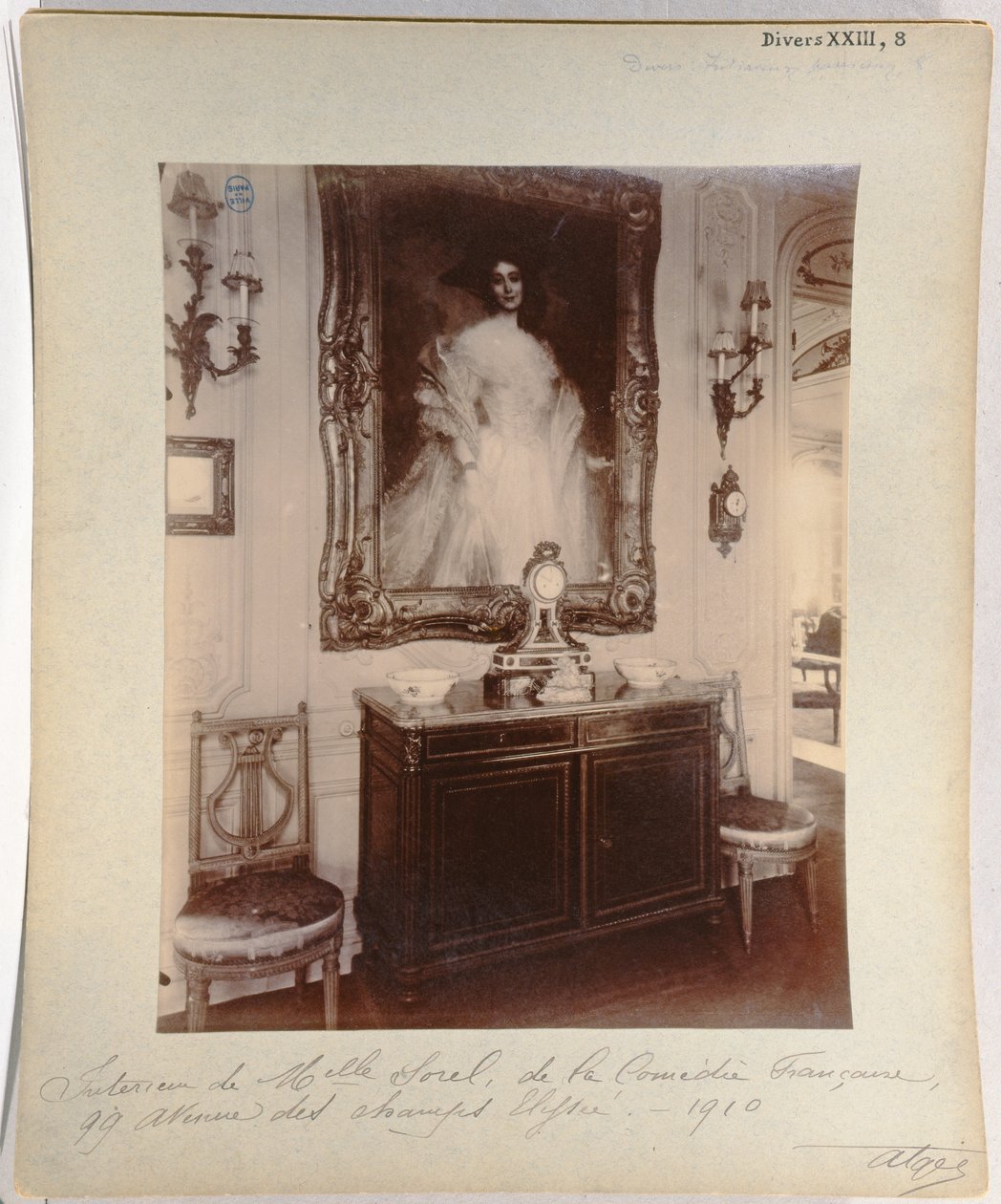 Wnętrze domu Cecile Sorel przy 99 Avenue des Champs Elysees, 1910 r. autorstwa Eugène Atget
