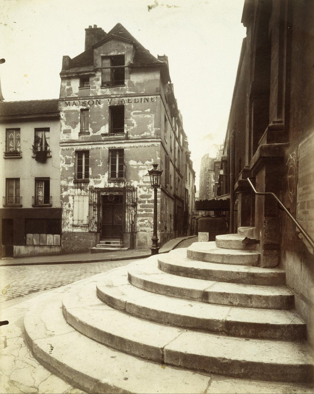 Rue de la Montagne-Sainte-Genevievè autorstwa Eugène Atget