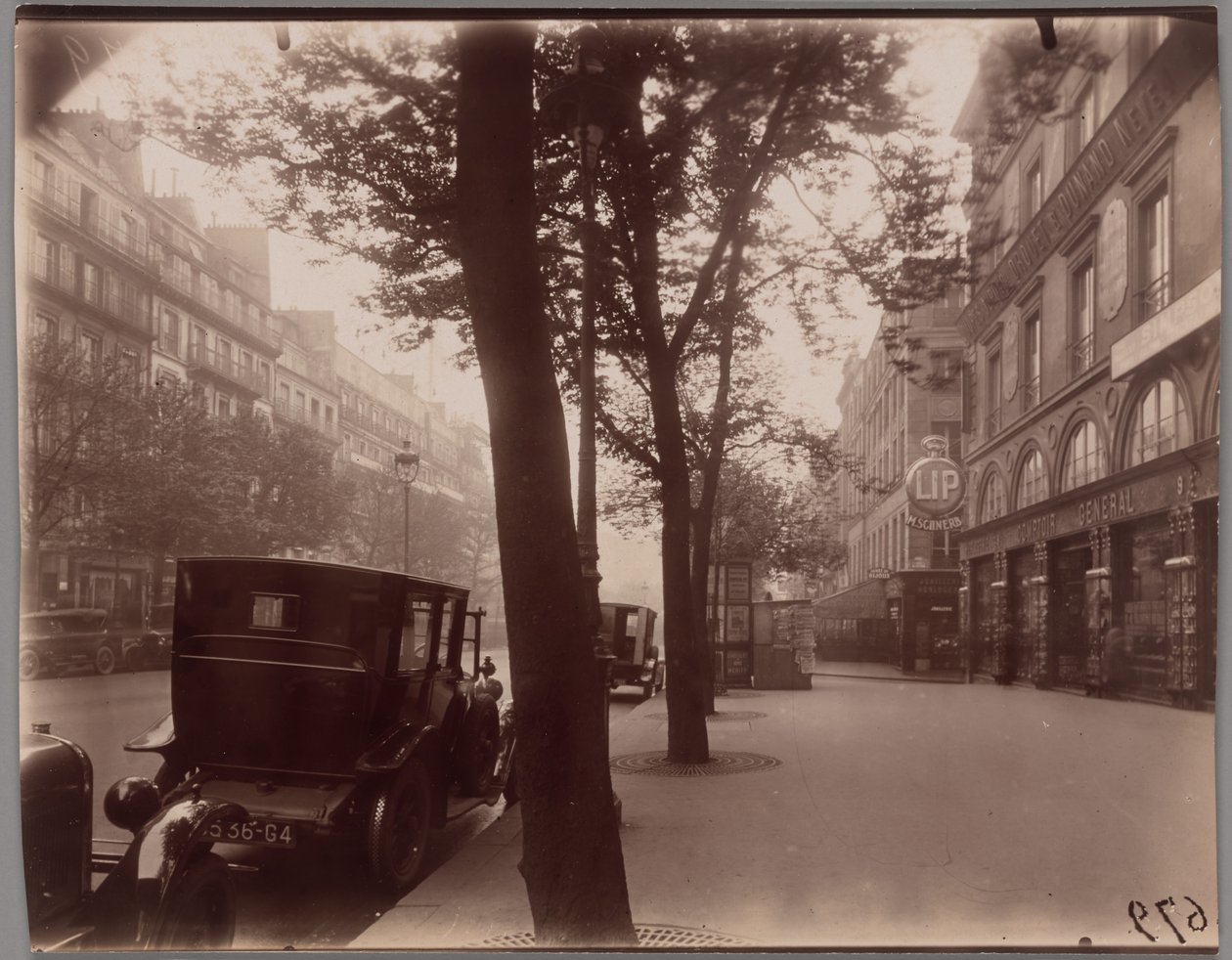 Boulevard de Bonne-Nouvelle autorstwa Eugène Atget
