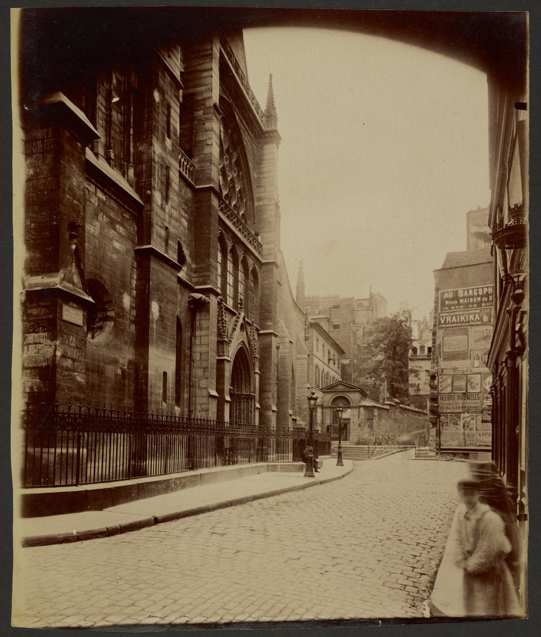 [Kościół Saint-Séverin] autorstwa Eugène Atget