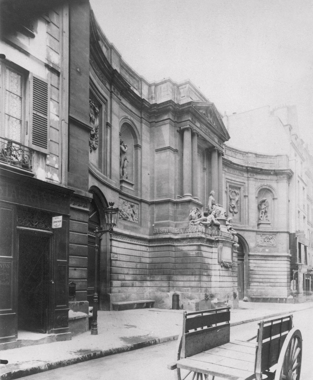 Fontaine des Quatre-Saisons, Rue de Grenelle, Paryż, 7. dzielnica, 1898 autorstwa Eugène Atget