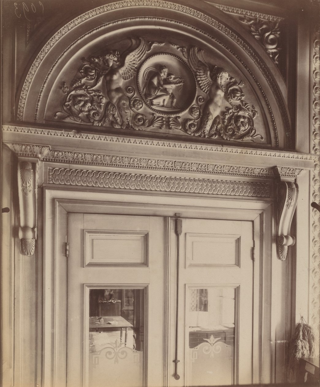 Hotel Gouthières, 6 rue Pierre Bulet autorstwa Eugène Atget