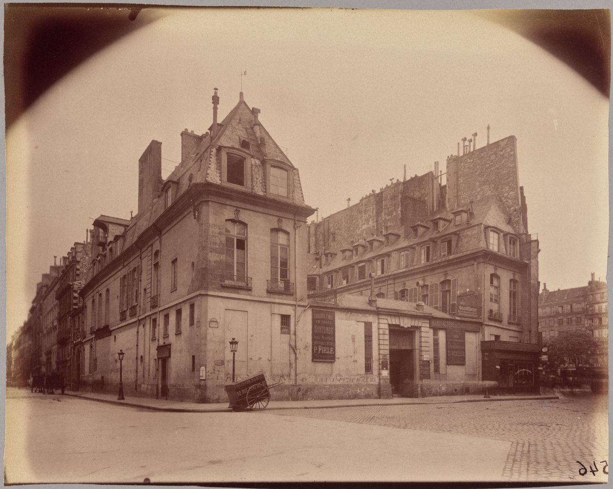 Hôtel du Marquis de Paroy, 83 rue Charlot autorstwa Eugène Atget