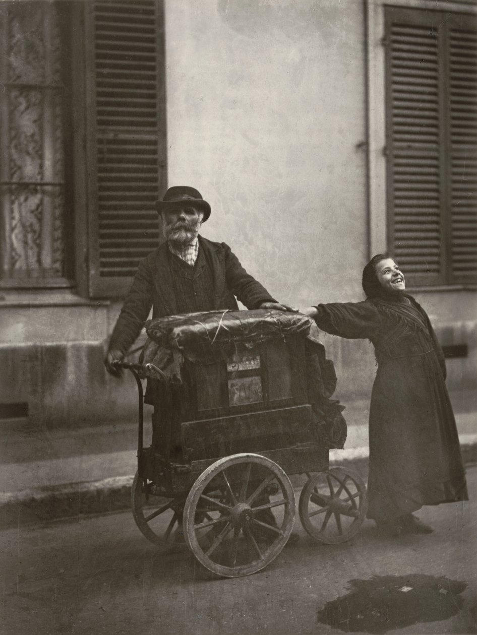Muzycy uliczni autorstwa Eugène Atget