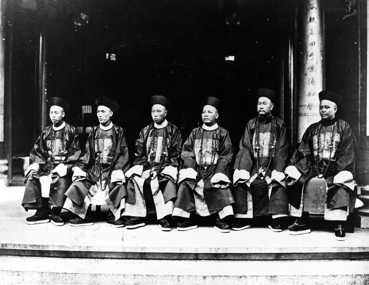 Chińscy mandaryni, c.1875 autorstwa European Photographer