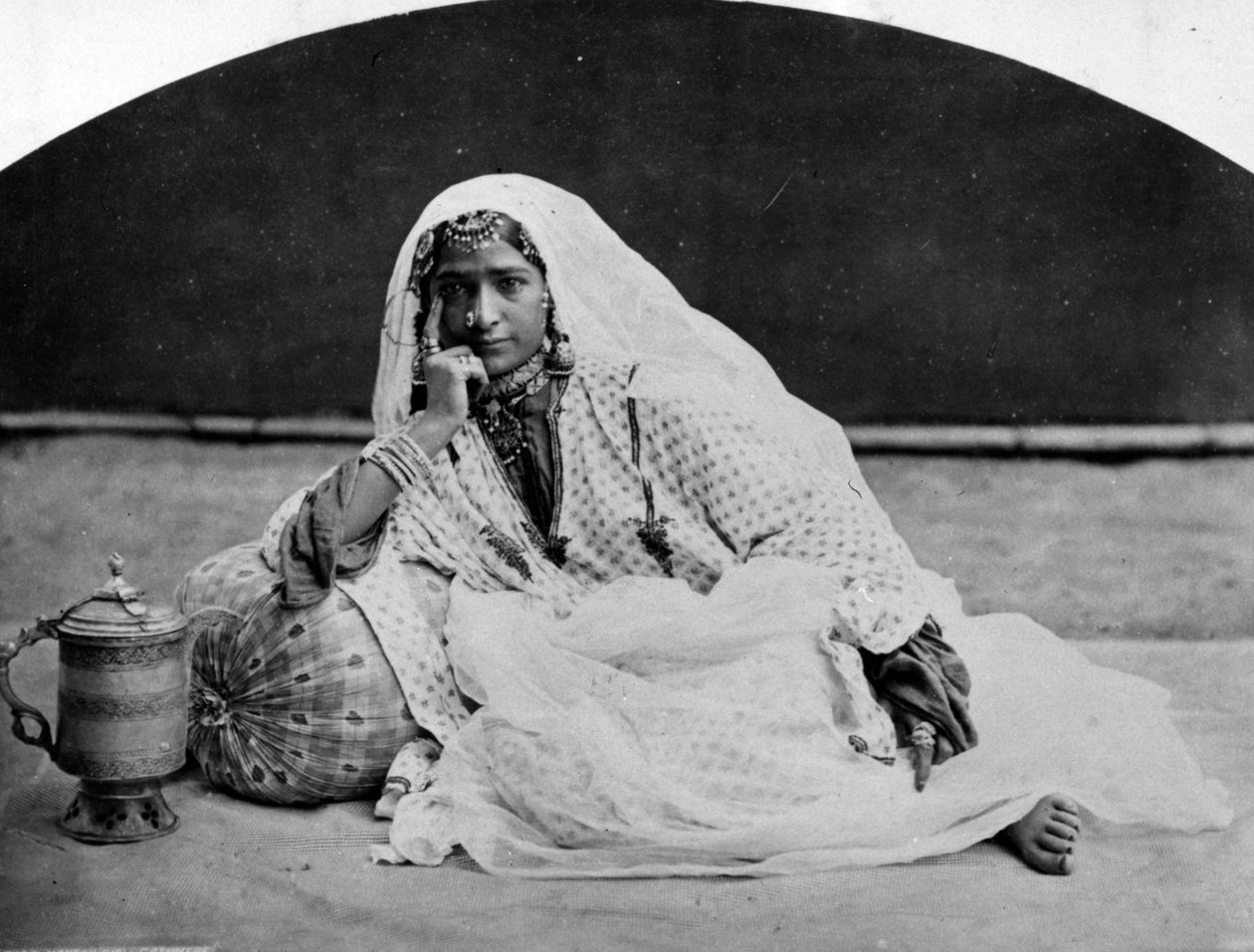 Kaszmirska Nautch Girl, ok. 1860 r. autorstwa European Photographer
