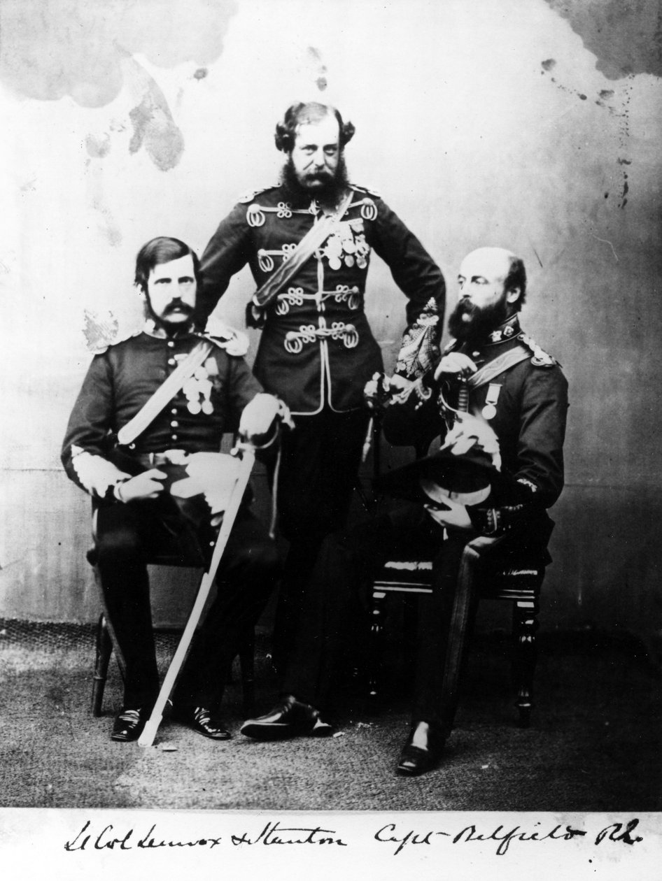 Podpułkownicy Lennox i Stanton oraz kapitan Belfield RE, c.1860 autorstwa European Photographer