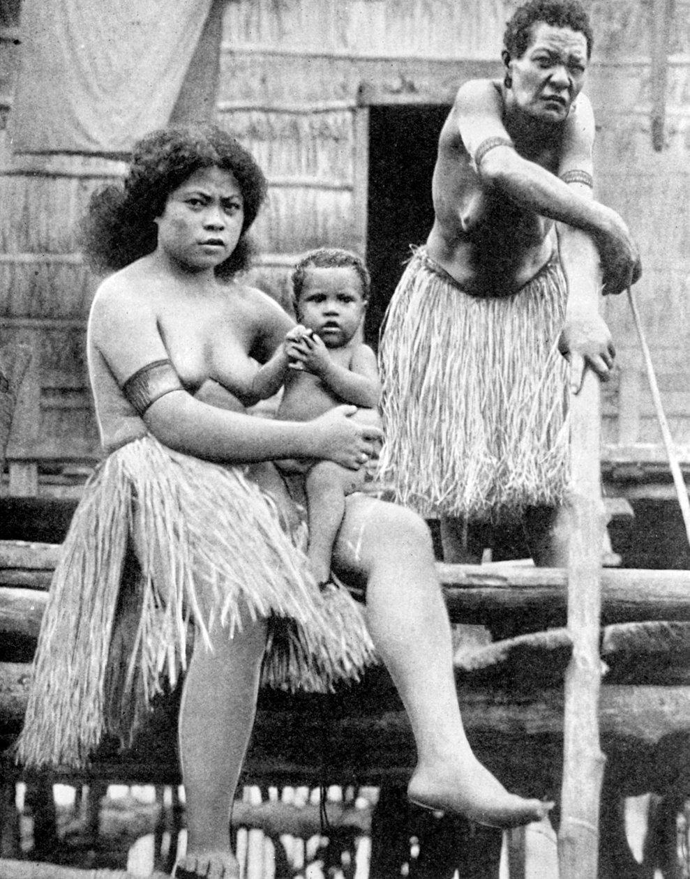 Matka i jej dziecko, Papua, Nowa Gwinea, 1936. autorstwa Ewing Galloway