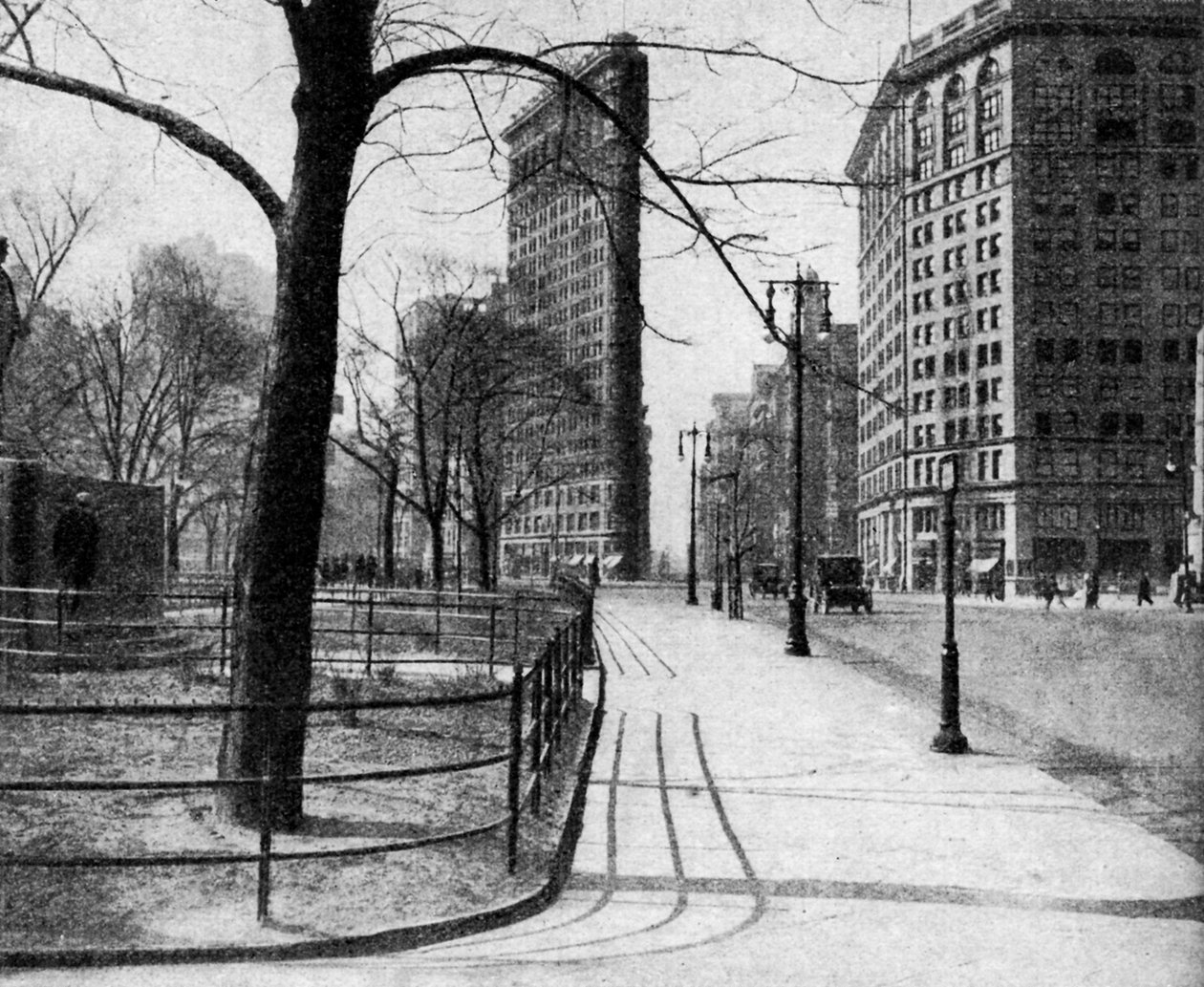 Flatiron Building i Madison Square, Nowy Jork, USA, ok. 1930 autorstwa Ewing Galloway