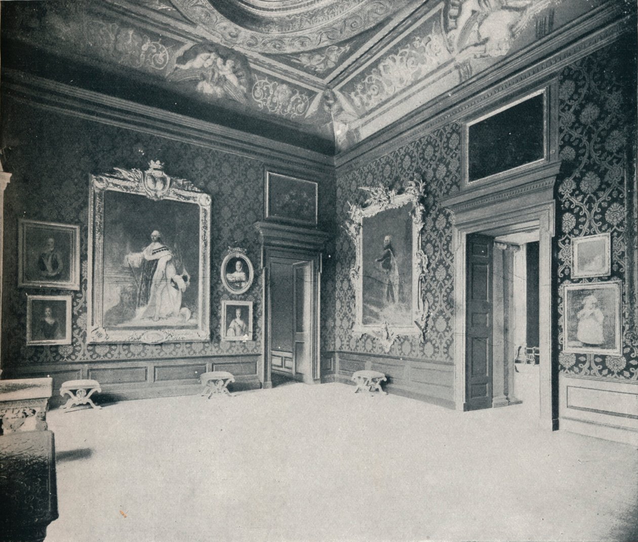 Salon Królowej Karoliny w Pałacu Kensington, ok. 1899, 1901 autorstwa Eyre and Spottiswoode