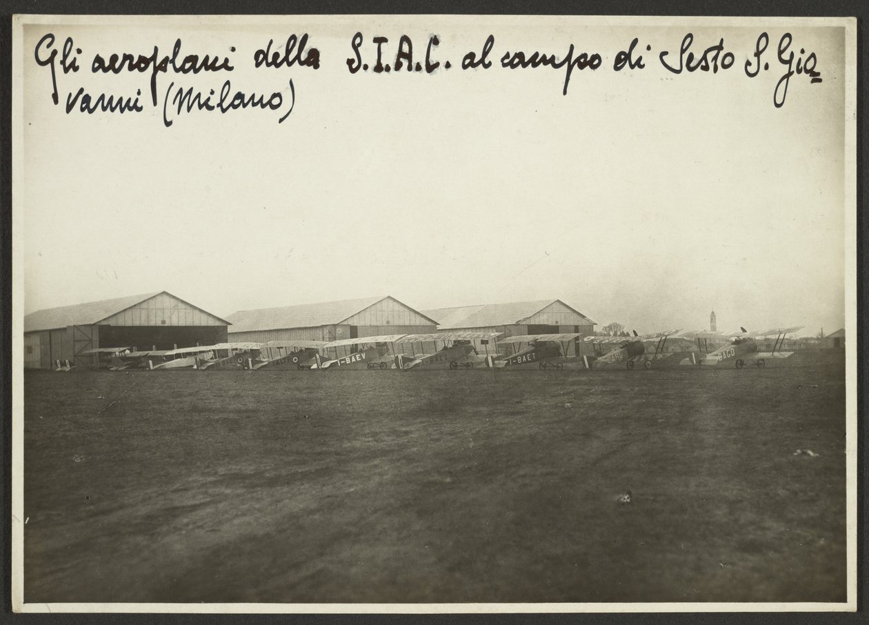 Samoloty S.I.A.C. na lotnisku Sesto S. Giovanni (Mediolan) autorstwa Fedele Azari