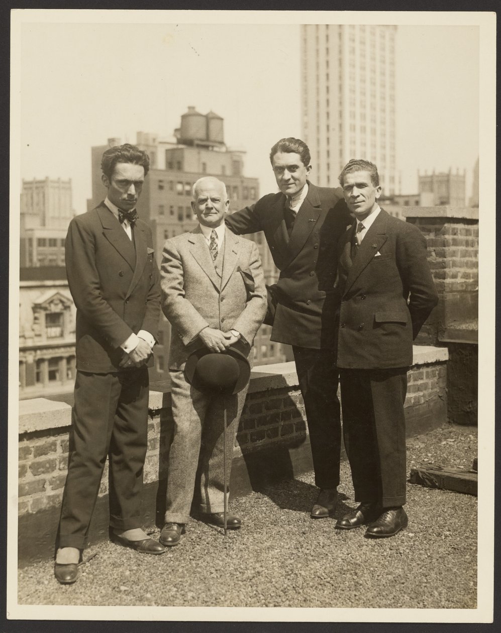[Portret grupowy F. Vecchiego, dr Brintona, F. Azariego i O.L. Folettiego]. autorstwa Fedele Azari